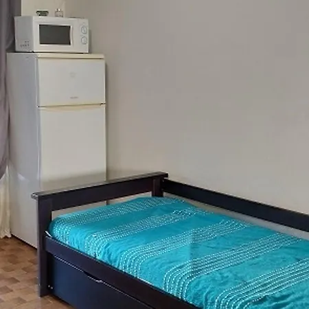 Avec Loggia Et Jardin, Piscine Et Tennis, 500m De La - - Fr-1-776-60 公寓 *